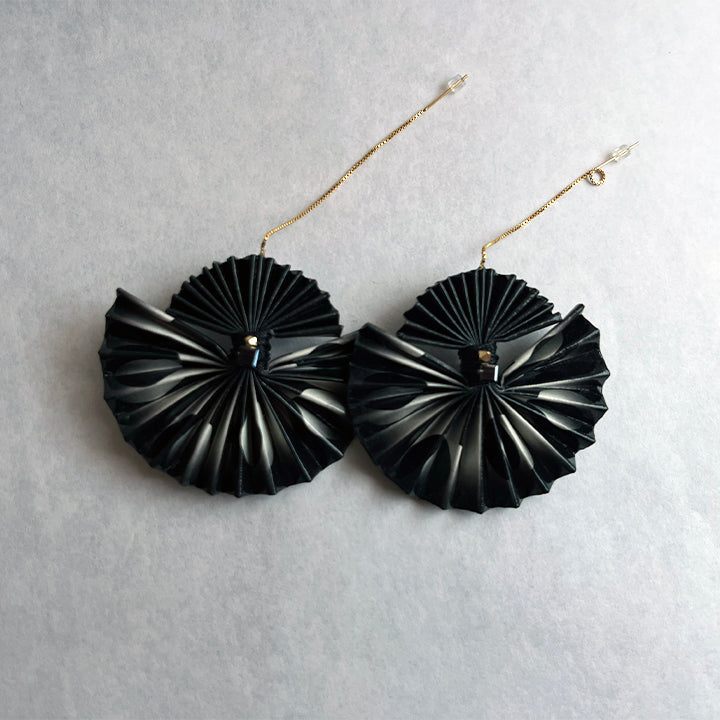Burst - Black + White Threader Box Chains