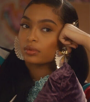 PRETTY WINGS - Worn by Yara Shahidi on Grownish